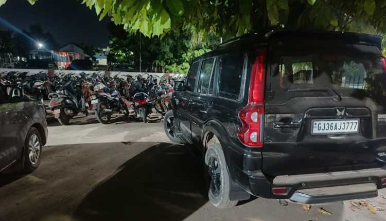 POLICE CHEKING 1