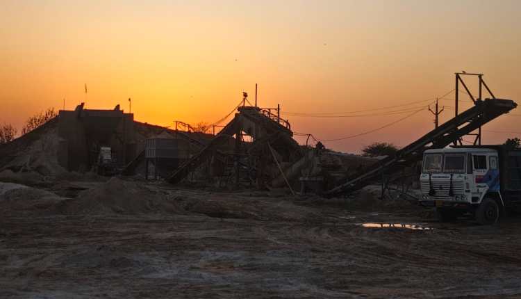 LCB KHANIJ RAID PHOTO 1