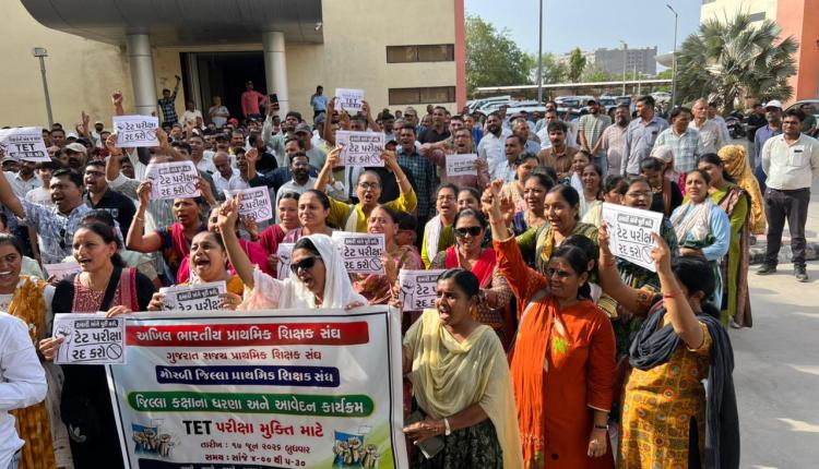 SHIKSHAN SANGH RELI DHARNA (3)